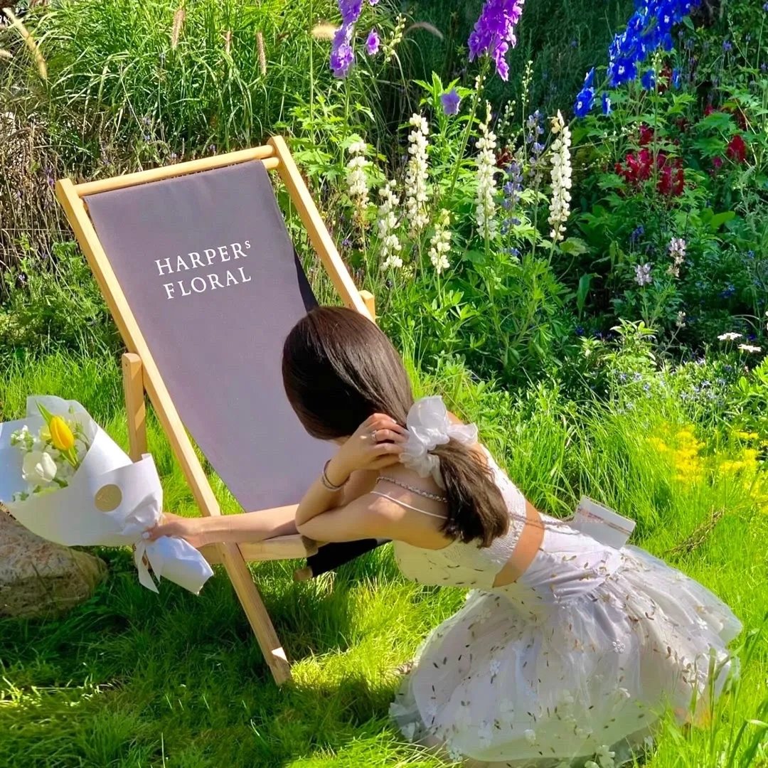 刻在石磨上的勋章